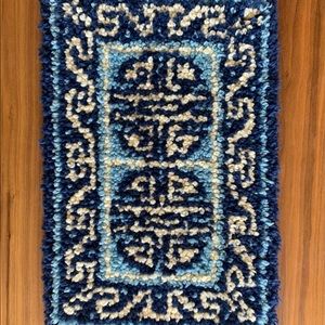 Small vintage tapestry/ wall hanging